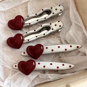 Set 2 chiếc kẹp tóc chấm bi đỏ